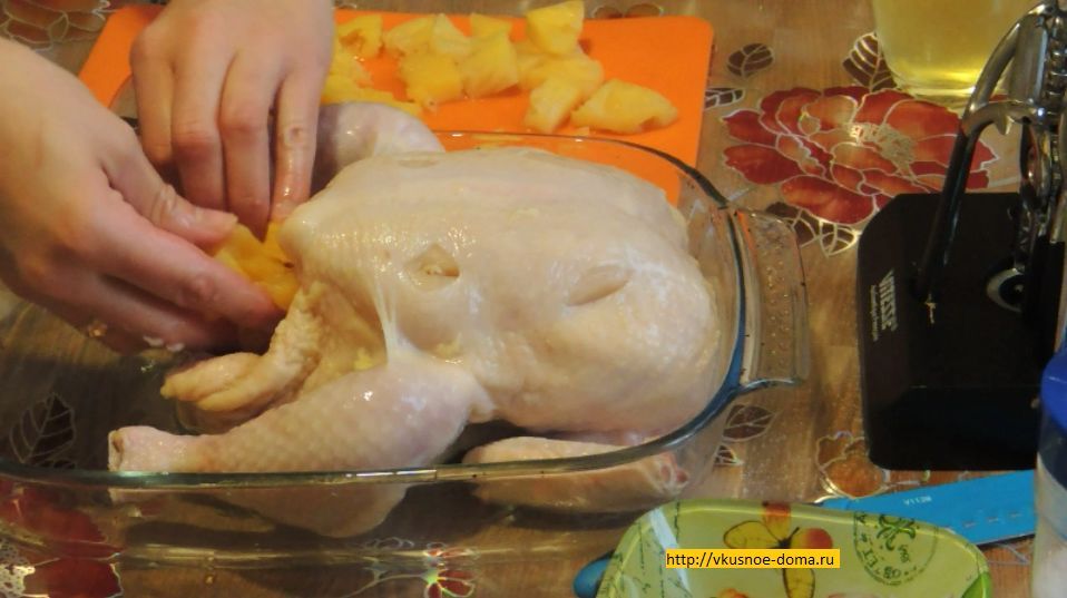 Курица в духовке целиком с начинкой