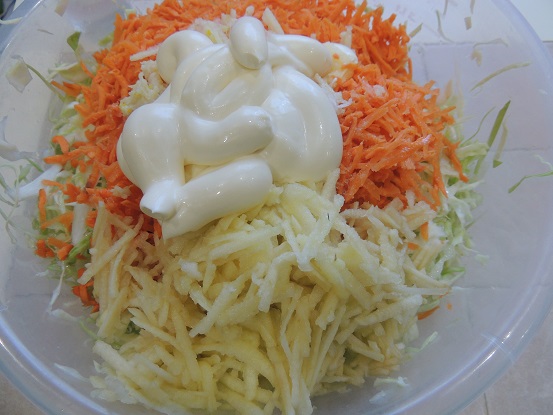 salat-iz-molodoj-kapusty-s-yablokom